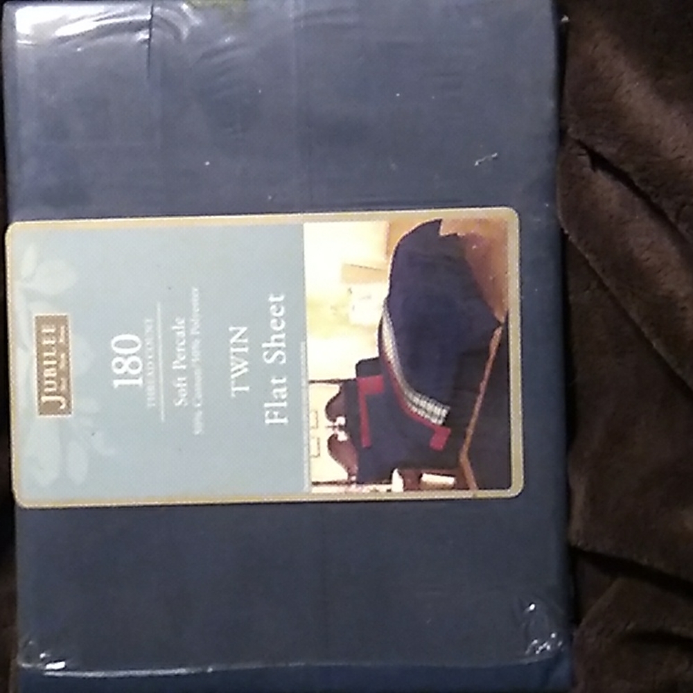 NWOT Jubilee 180 thread count. Blue twin flat sheet. 50% cotton/50% polyester